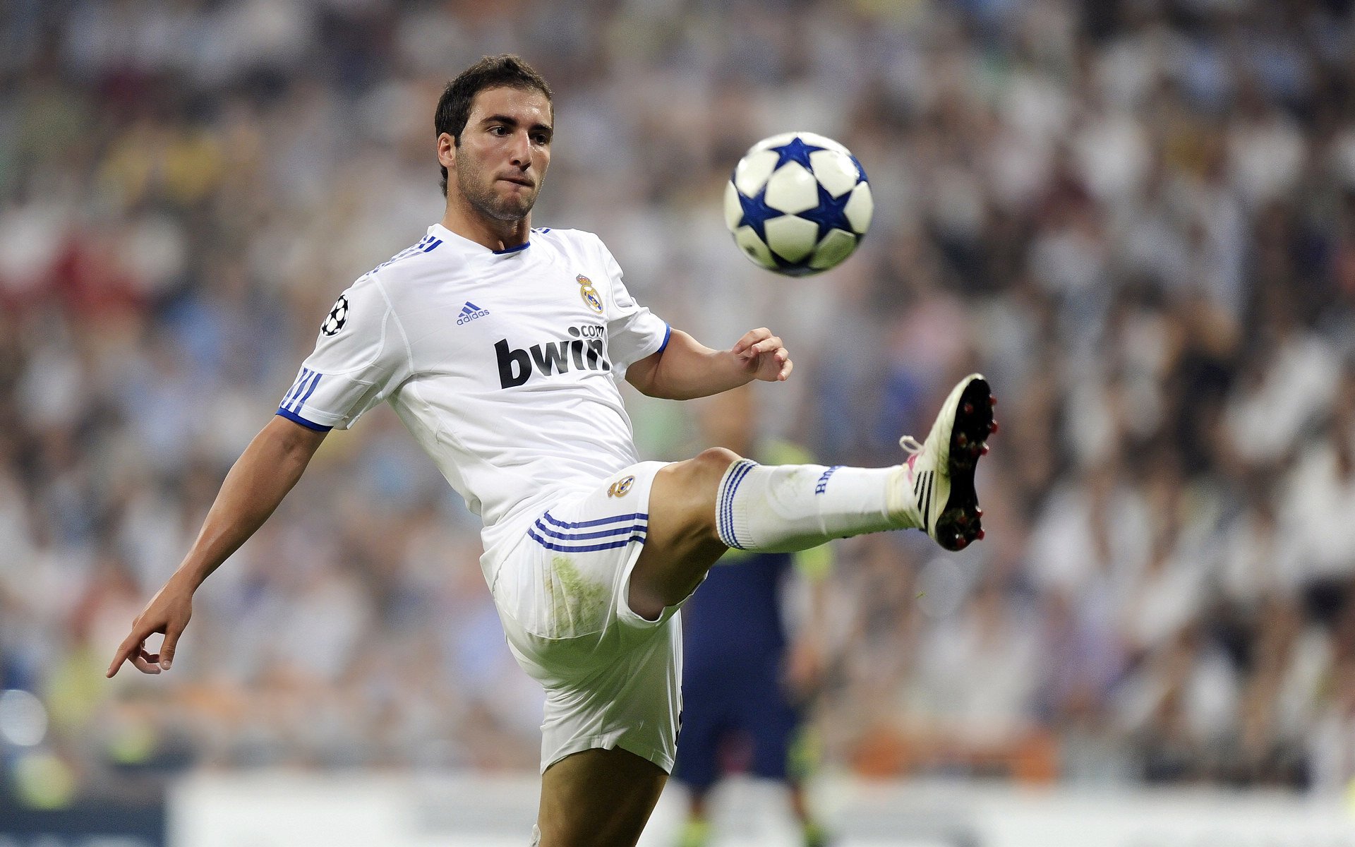 开云官方网页登录-佩纳罗尔主场力克劲敌，佩纳罗竞技