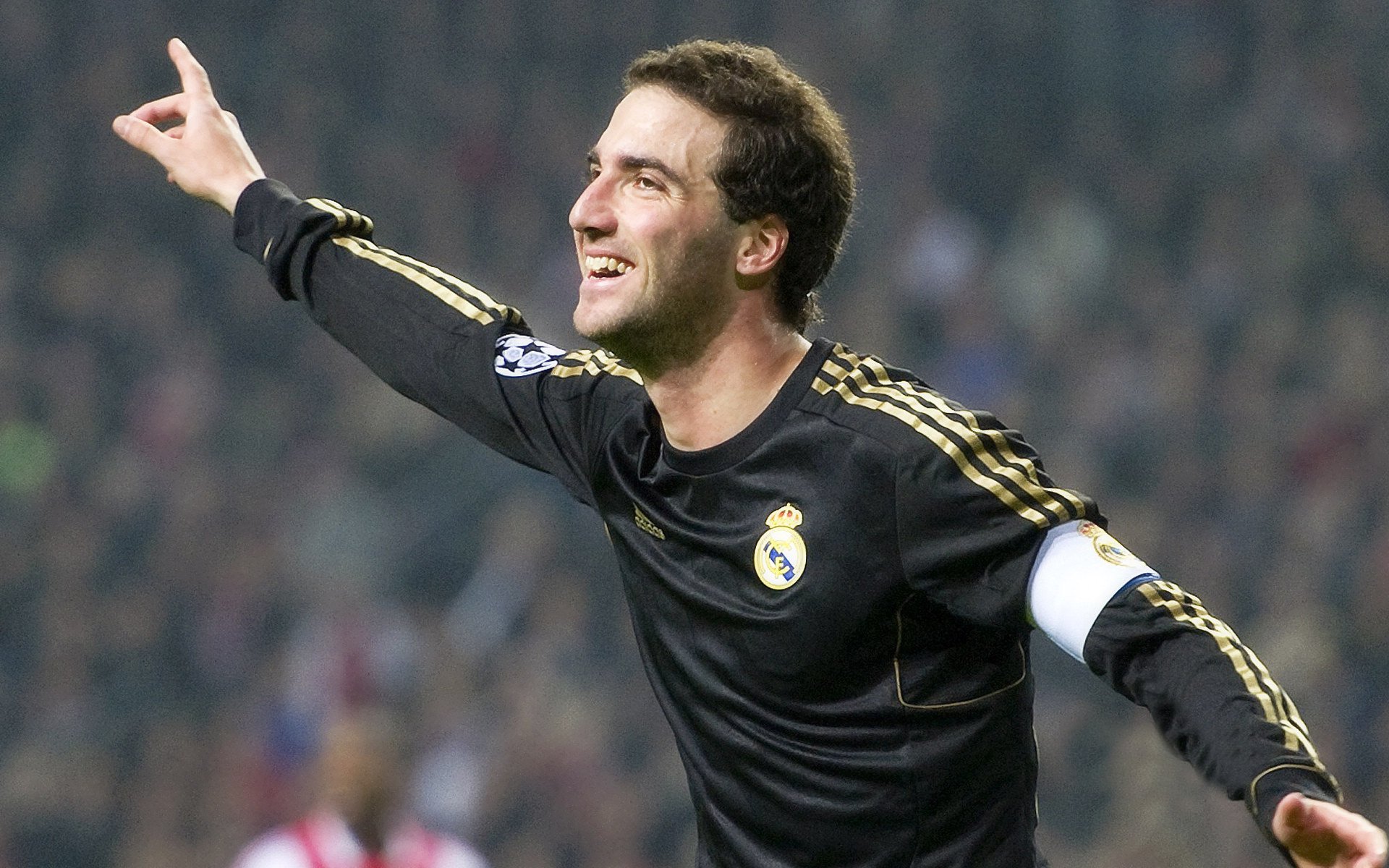 森林狼大胜掘金，抢七大战中爱德华兹锁死对手，爱德华兹vs狼王